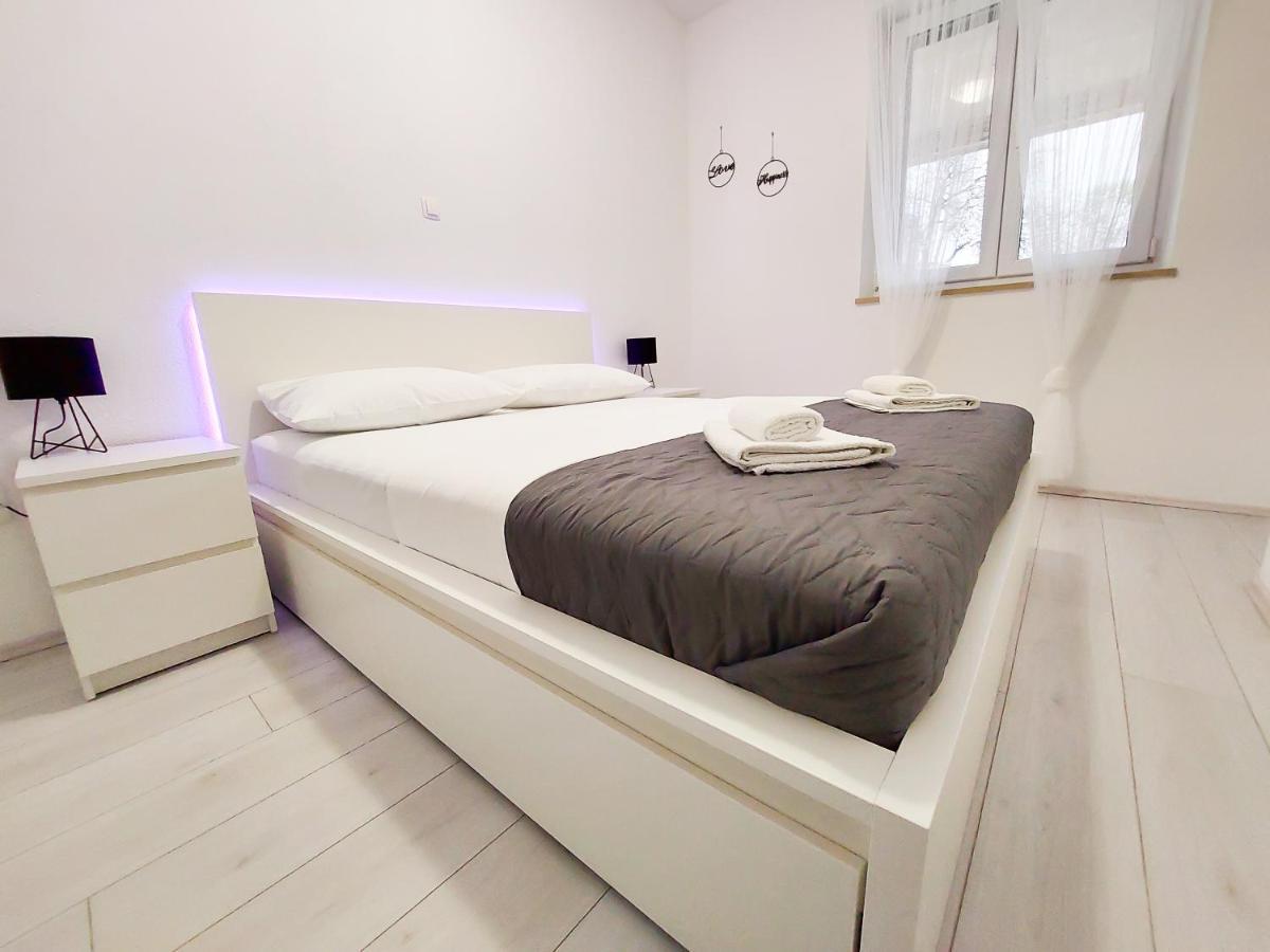 Apartment Bol - Sea, Sand And Happiness Екстериор снимка