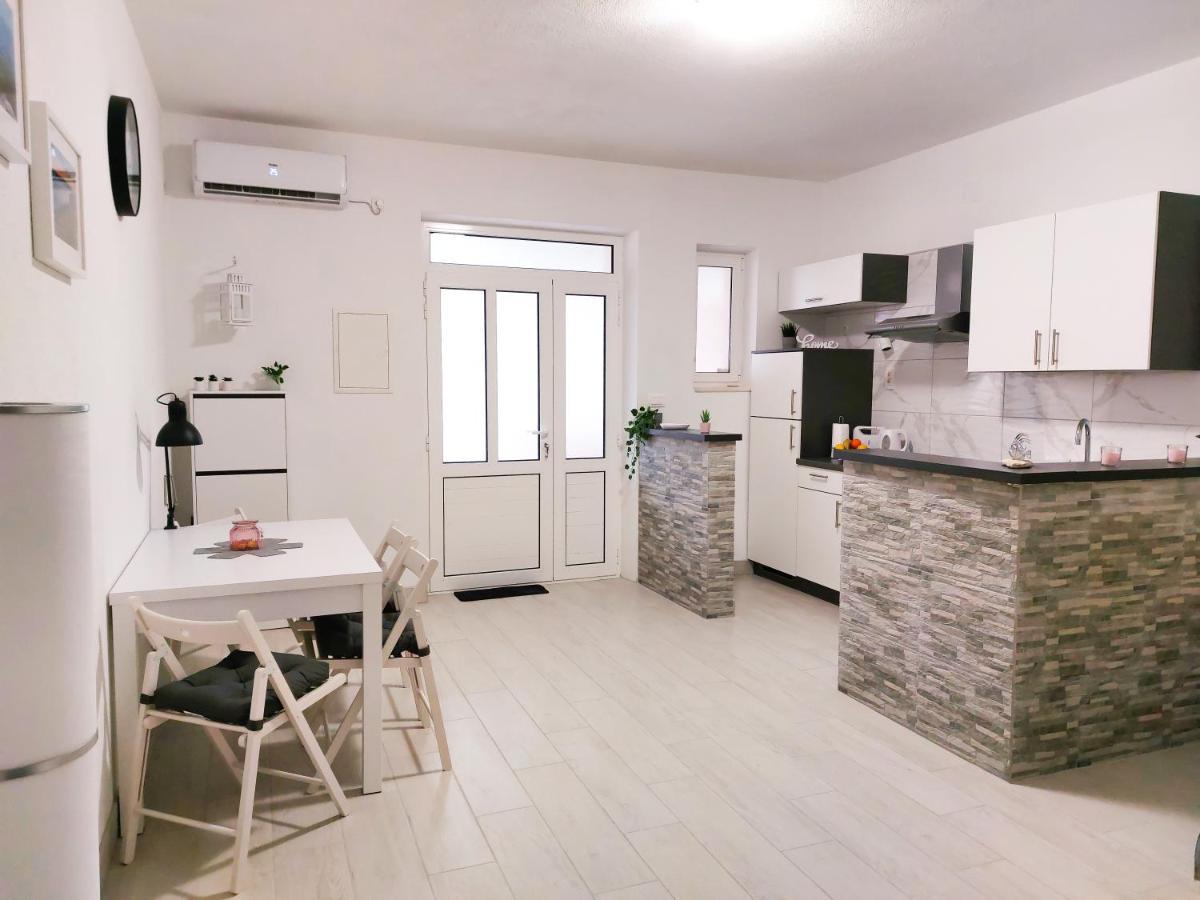 Apartment Bol - Sea, Sand And Happiness Екстериор снимка